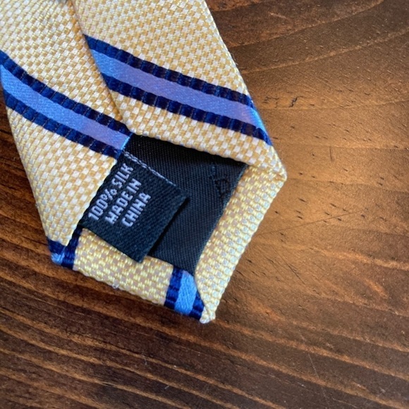 Jos.A.Bank Tie - Picture 2 of 4